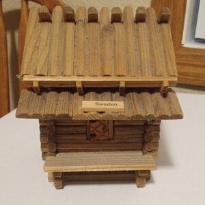 Rustic Wooden Cabin Decor